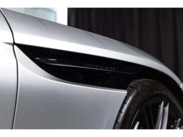 Aston Martin DB12 Volante 4.0 V8 B&W — photo 9