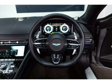 Aston Martin DB12 Volante 4.0 V8 B&W — photo 10