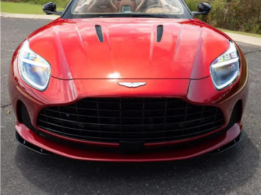 Aston Martin DB12 Volante 4.0 V8 B&W — photo 11