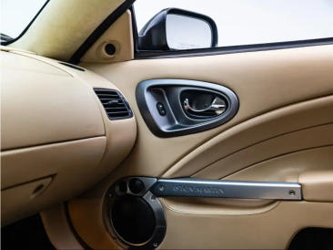 Aston Martin V12 Vanquish (1998-07) V12 Vanquish — photo 27