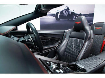 Aston Martin DB12 Volante 4.0 V8 B&W — photo 21