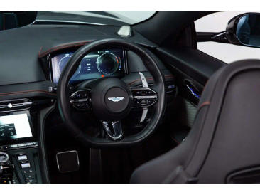 Aston Martin DB12 Volante 4.0 V8 B&W — photo 22