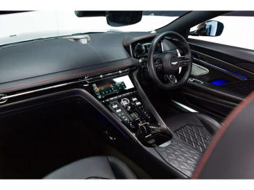 Aston Martin DB12 Volante 4.0 V8 B&W — photo 23