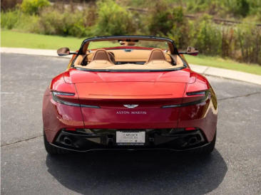 Aston Martin DB12 Volante 4.0 V8 B&W — photo 25