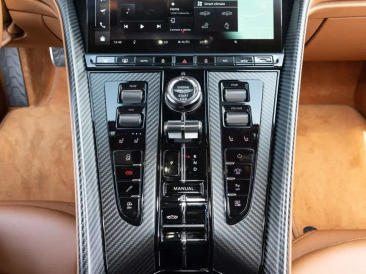 Aston Martin DB12 Volante 4.0 V8 B&W — photo 34