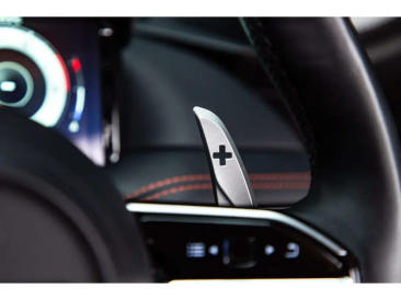 Aston Martin DB12 Volante 4.0 V8 B&W — photo 33