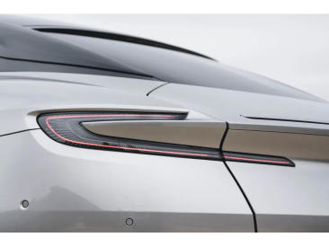 Aston Martin DB12 V8 Coupe — photo 18