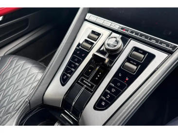 Aston Martin DB12 V8 Coupe — photo 10