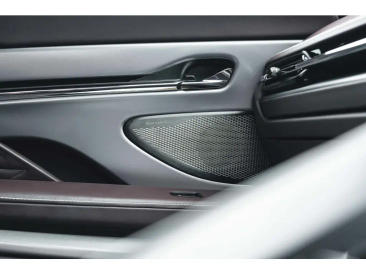 Aston Martin DB12 V8 Coupe — photo 24