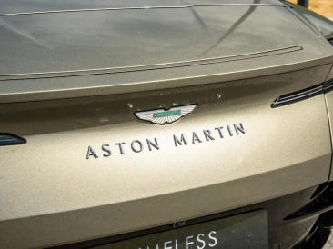 Aston Martin DB12 Volante 4.0 V8 B&W — photo 8