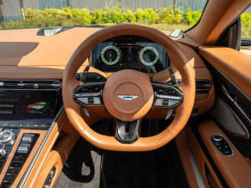 Aston Martin DB12 Volante 4.0 V8 B&W — photo 11