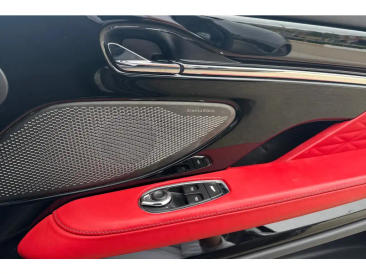 Aston Martin DB12 V8 Coupe — photo 19