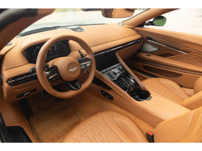 Aston Martin DB12 Volante 4.0 V8 B&W