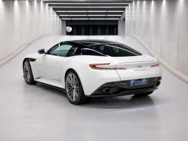 Aston Martin DB12 V8 Coupe — photo 2