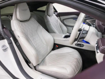 Aston Martin DB12 V8 Coupe — photo 3