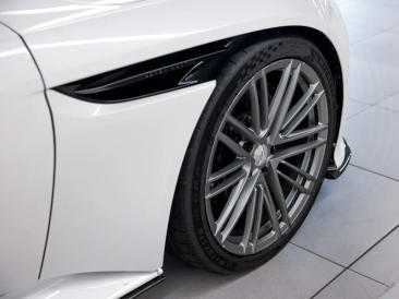 Aston Martin DB12 V8 Coupe — photo 7