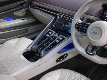 Aston Martin DB12 V8 Coupe — photo 9