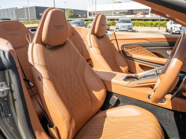 Aston Martin DB12 Volante 4.0 V8 B&W — photo 21