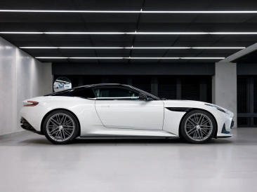 Aston Martin DB12 V8 Coupe — photo 11