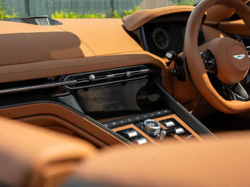 Aston Martin DB12 Volante 4.0 V8 B&W — photo 25