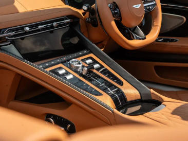Aston Martin DB12 Volante 4.0 V8 B&W — photo 26