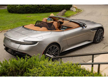 Aston Martin DB12 Volante 4.0 V8 B&W — photo 22