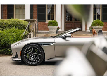 Aston Martin DB12 Volante 4.0 V8 B&W — photo 24