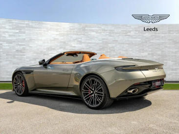 Aston Martin DB12 Volante 4.0 V8 B&W — photo 32