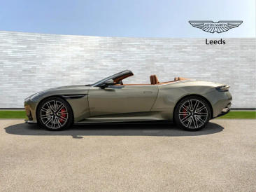 Aston Martin DB12 Volante 4.0 V8 B&W — photo 33