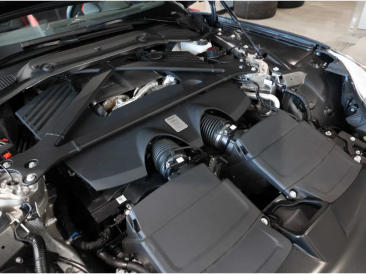 Aston Martin DB12 Volante 4.0 V8 B&W — photo 32