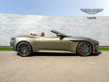 Aston Martin DB12 Volante 4.0 V8 B&W — photo 35