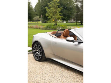 Aston Martin DB12 Volante 4.0 V8 B&W — photo 32