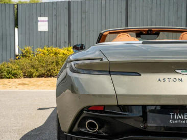 Aston Martin DB12 Volante 4.0 V8 B&W — photo 38