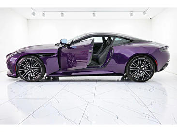 Aston Martin DB12 V8 Coupe — photo 10