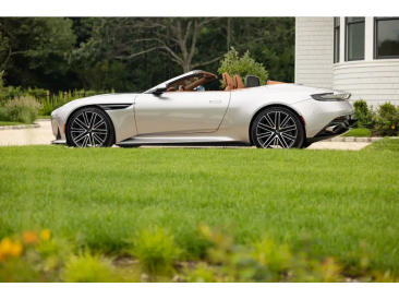 Aston Martin DB12 Volante 4.0 V8 B&W — photo 47