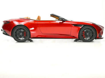 Aston Martin DB12 Volante 4.0 V8 B&W — photo 27