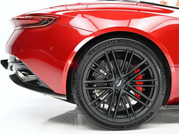 Aston Martin DB12 Volante 4.0 V8 B&W — photo 28