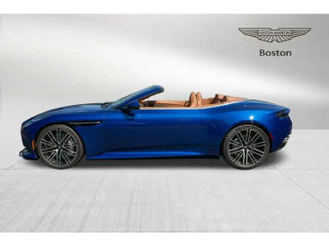 Aston Martin DB12 Volante 4.0 V8 B&W — photo 9