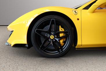 Ferrari 488 Pista Spider — photo 14