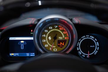 Ferrari California T — photo 12