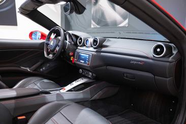 Ferrari California T — photo 14