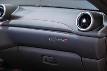 Ferrari California T — photo 15
