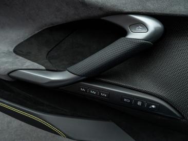Ferrari 296 GTS — photo 13