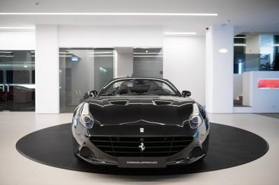 Ferrari California T