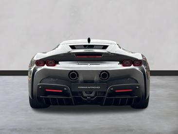 Ferrari SF90 Stradale — photo 4