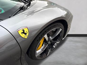 Ferrari SF90 Stradale — photo 18
