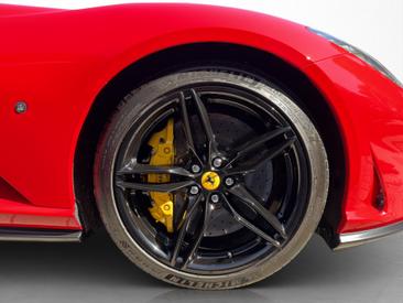 Ferrari 812 Superfast — photo 7