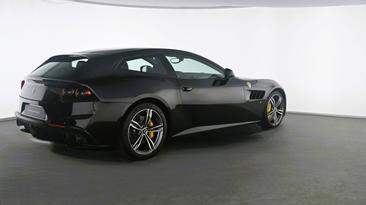 Ferrari GTC4Lusso — photo 3