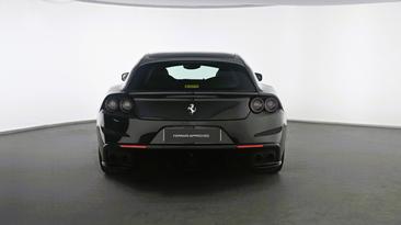 Ferrari GTC4Lusso — photo 4