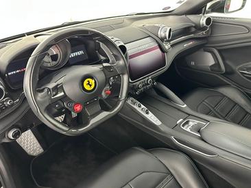 Ferrari GTC4Lusso — photo 5
